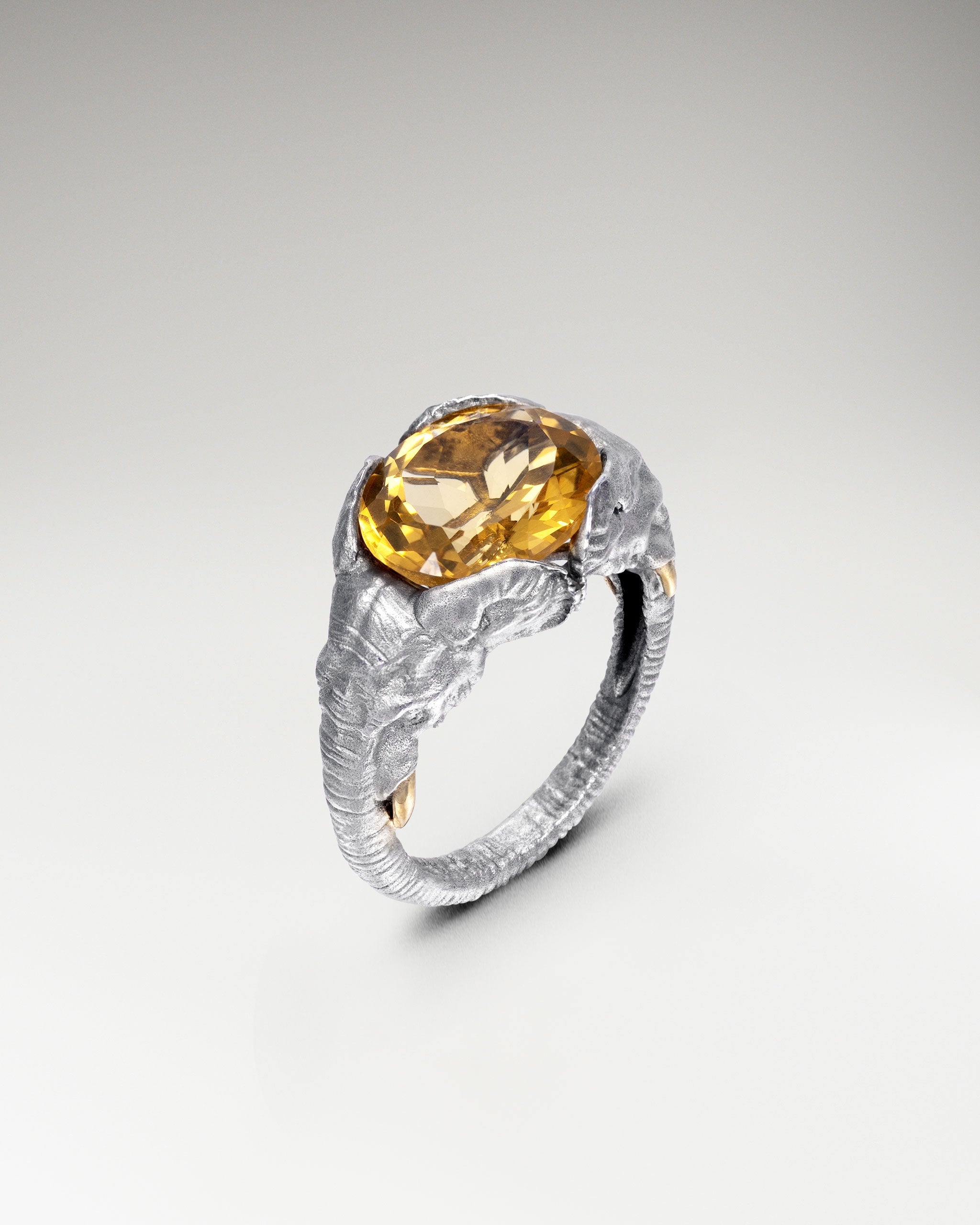 Elephant Guard Ring With Zirconia