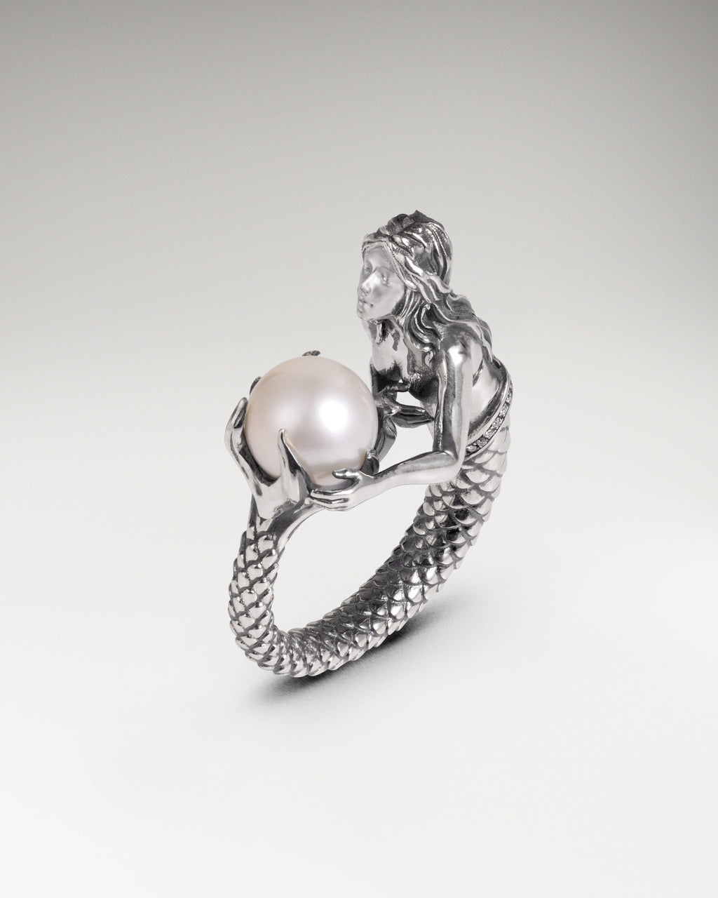 Mermaid Embrace Ring With Mother Pearl