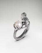 Mermaid Embrace Ring With Mother Pearl