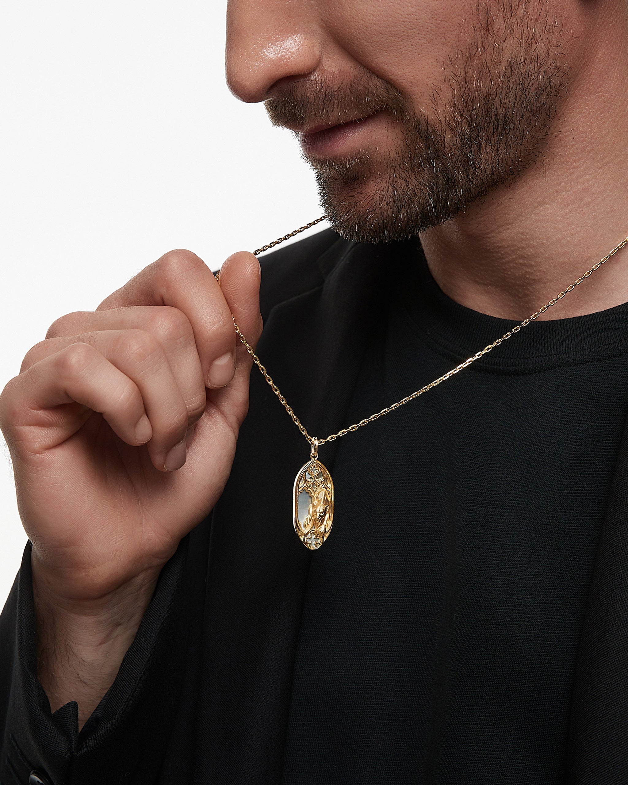 Dusk Guardian Neckalce With Black Nacre