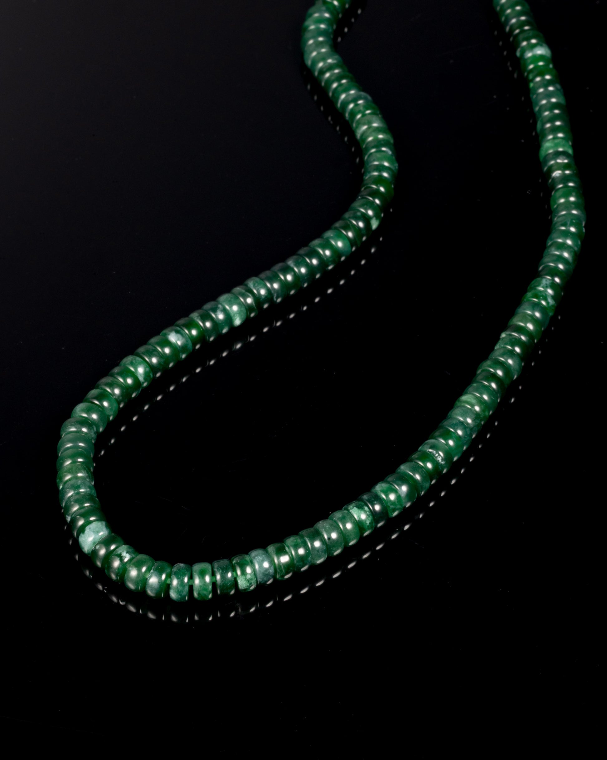 Drum Beads Necklace In Imperial Green Guatemalan Jade With 18K Gold Clasp - JadeChains