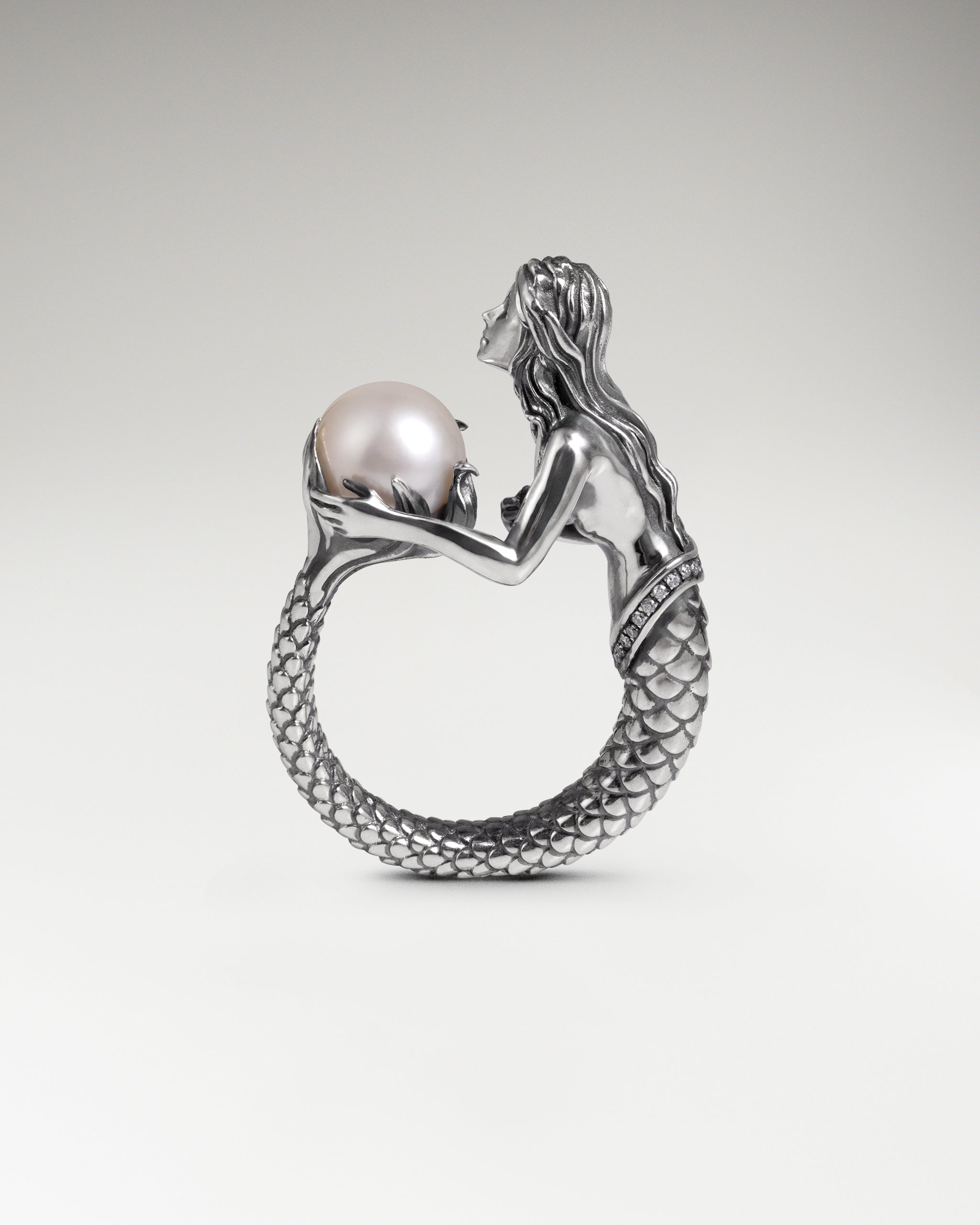 Mermaid Embrace Ring With Mother Pearl