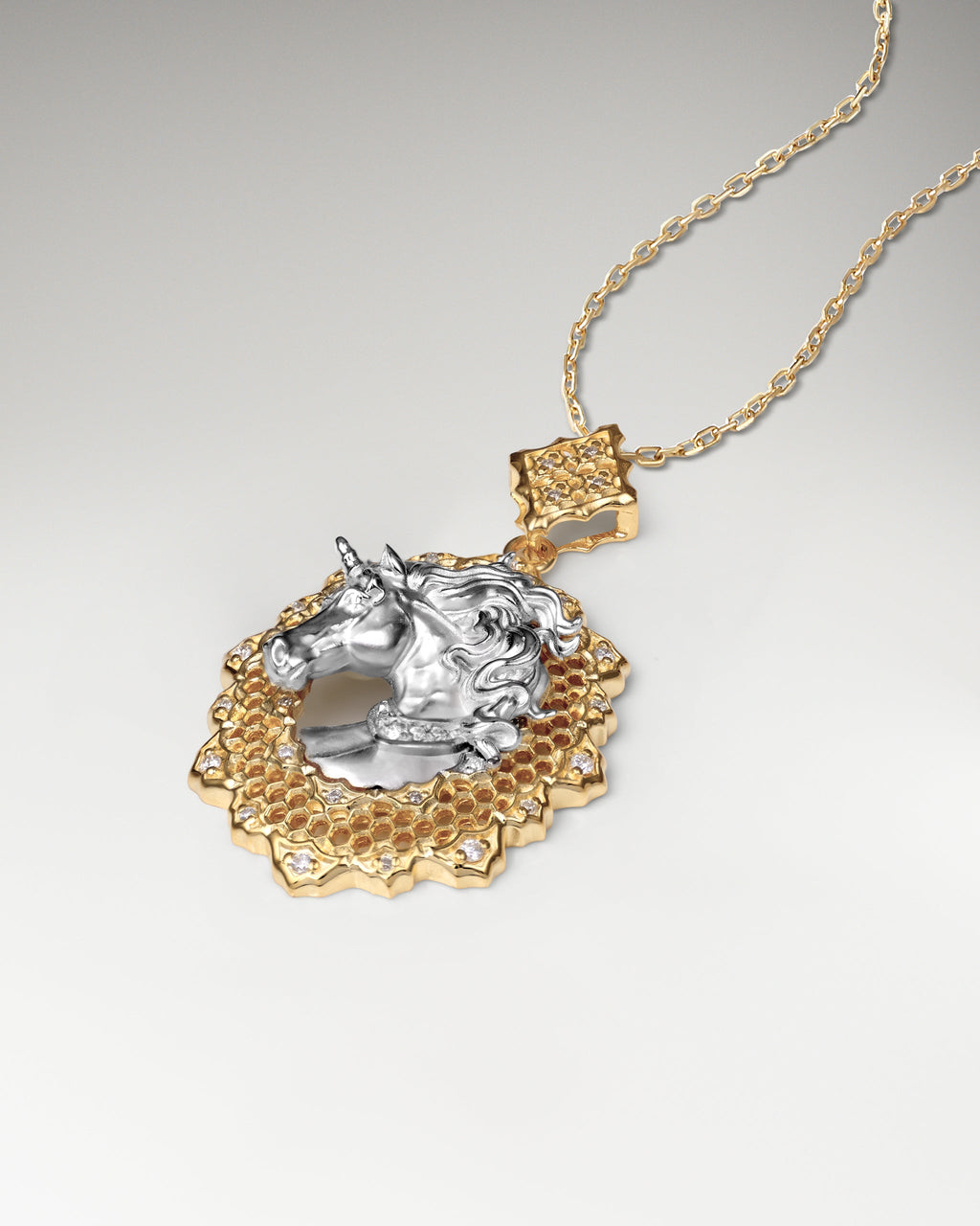 Zephyr Pendant Necklace With Moissanite