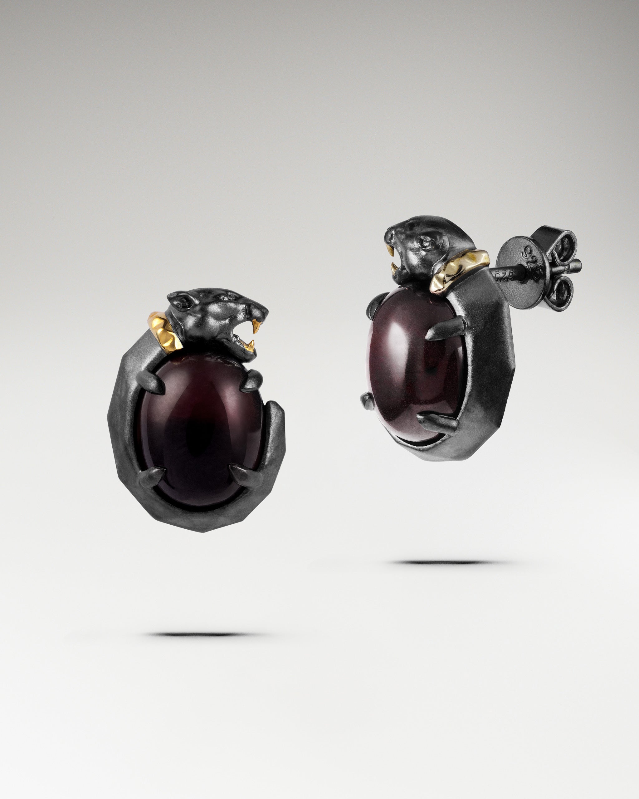 Panther’s Fang Earrings With Garnet