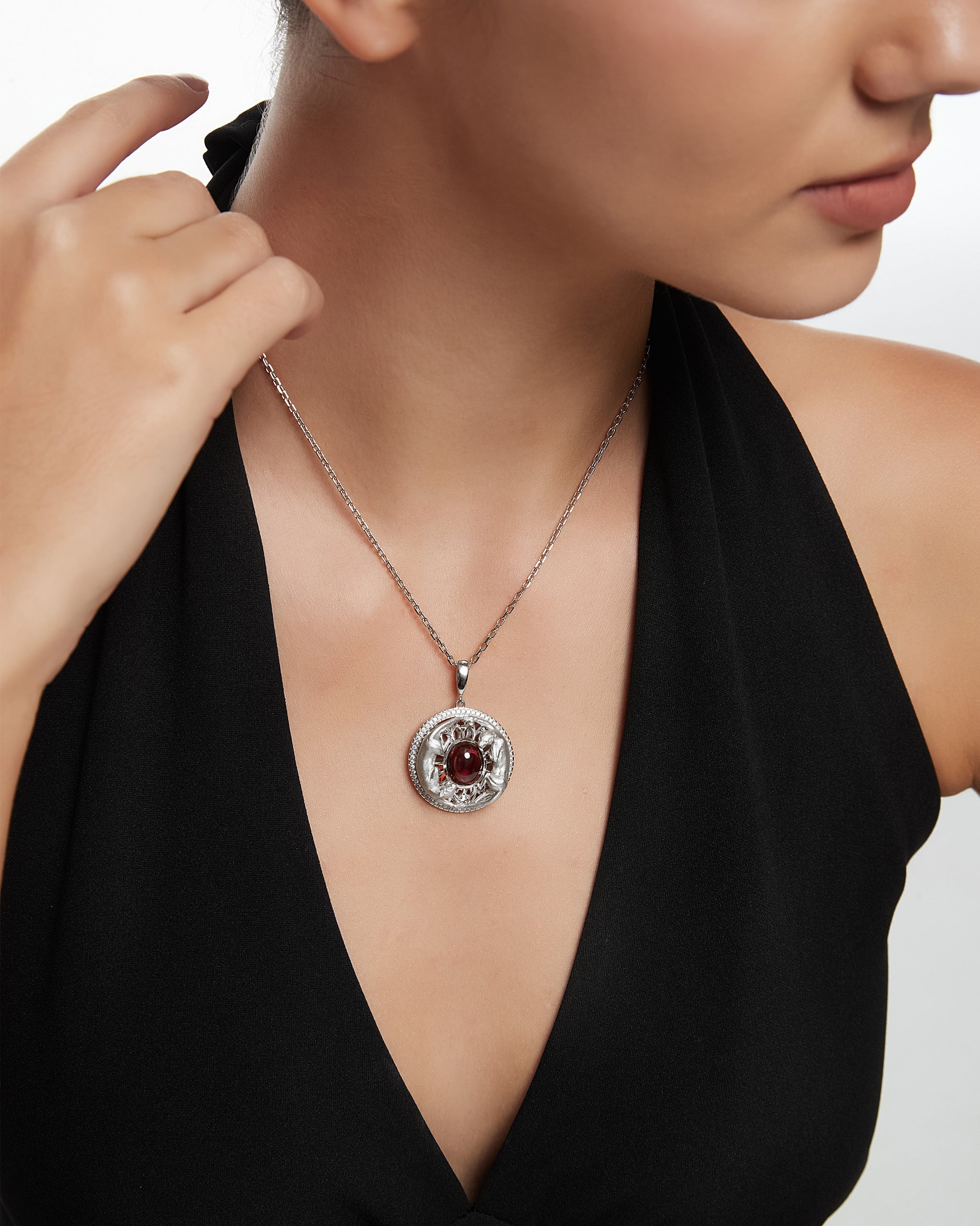 Twin Panthers Medallion Pendant Necklace With Mayan Jade